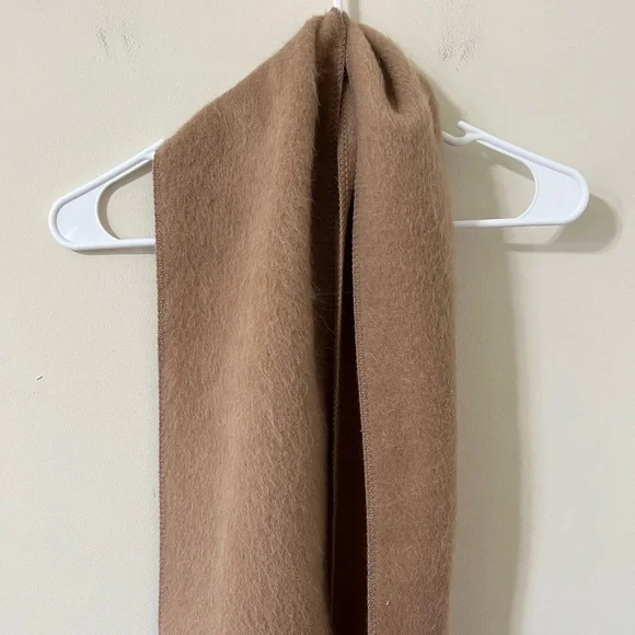 Alpaca Camargo Camel Alpaca Fringe Scarf - Picture 2 of 8